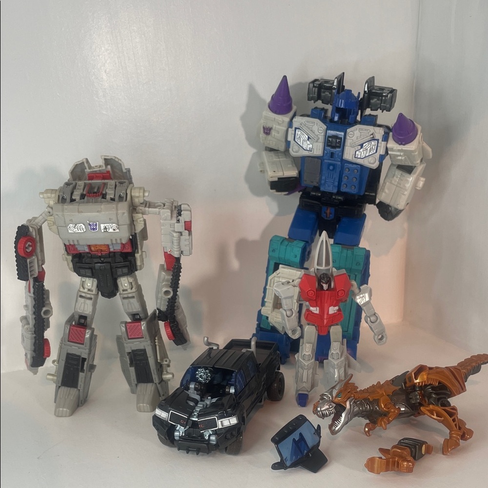 Transformers *FOR PARTS* Lot . Missing components.